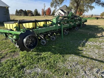 Main image John Deere 1720