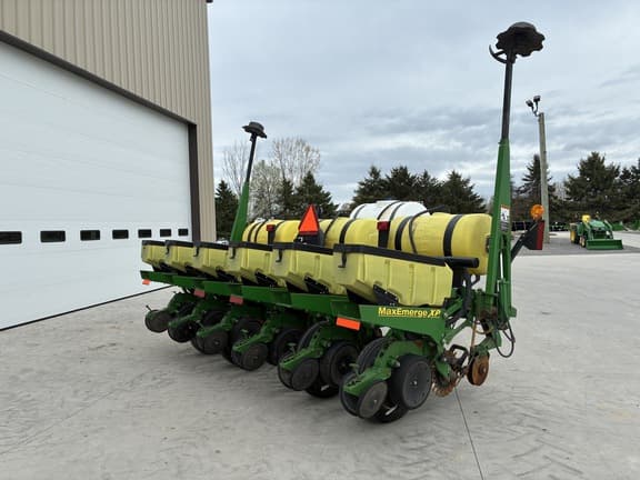 Image of John Deere 1750 equipment image 2