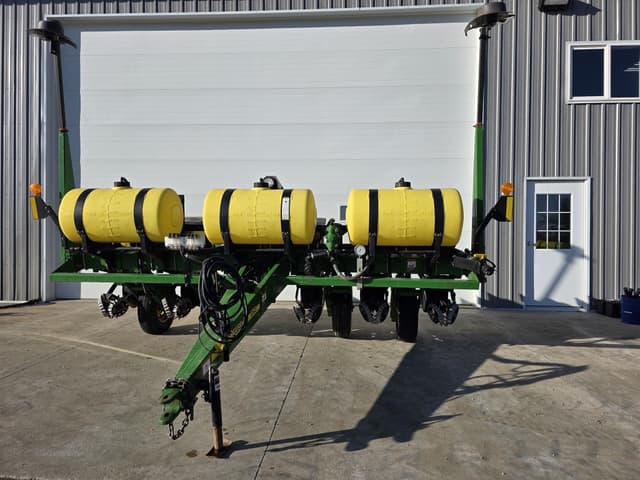 Image of John Deere 1750 equipment image 2