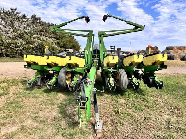 Image of John Deere 1760 equipment image 2