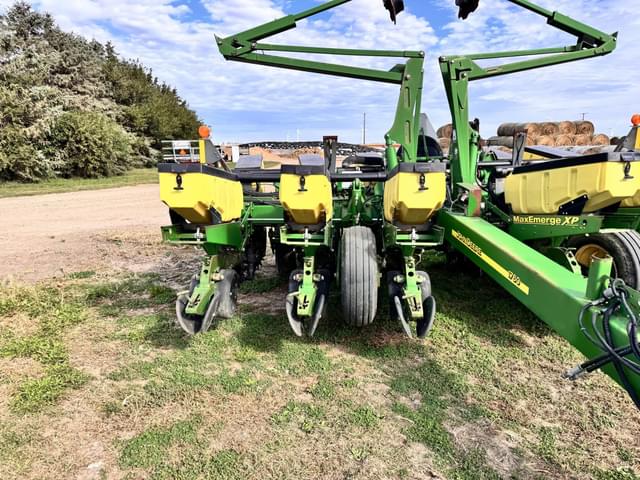 Image of John Deere 1760 equipment image 4