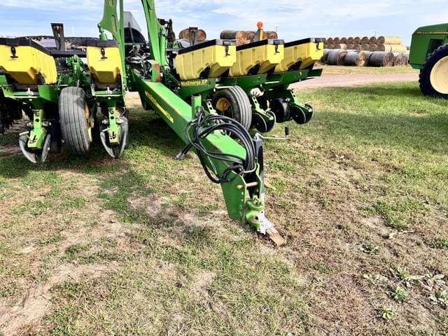Image of John Deere 1760 equipment image 3