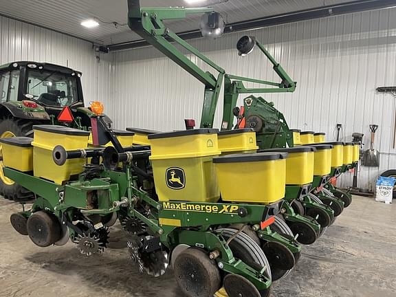 Image of John Deere 1760 equipment image 4