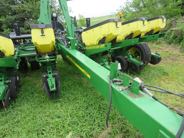 Image of John Deere 1760 equipment image 2