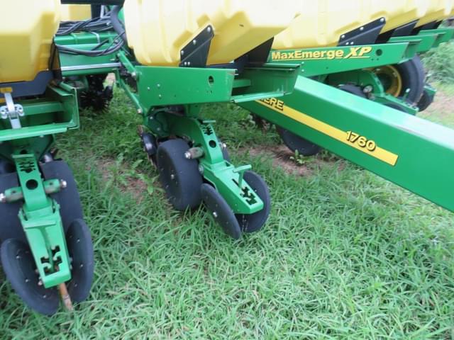 Image of John Deere 1760 equipment image 3