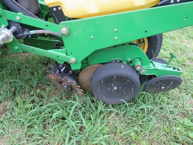 Image of John Deere 1760 equipment image 4