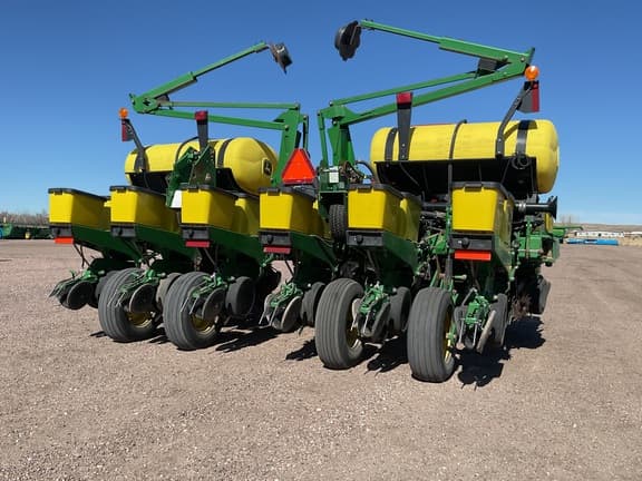 Image of John Deere 1760 equipment image 3