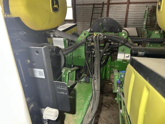Image of John Deere 1760 equipment image 3