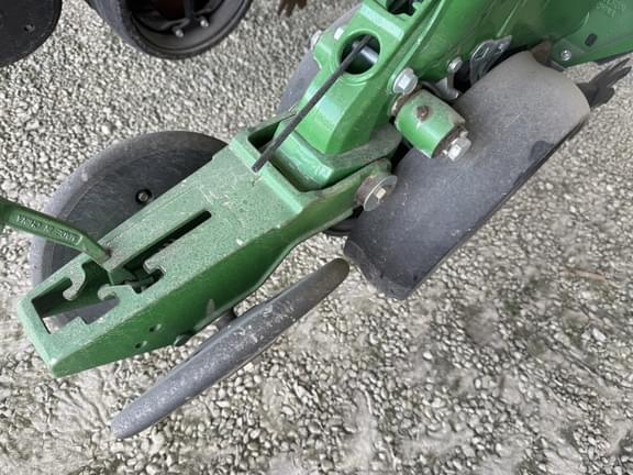 Image of John Deere 1760 equipment image 4