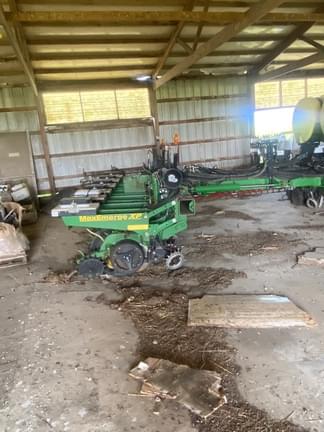 Image of John Deere 1770 equipment image 2