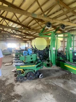 Image of John Deere 1770 equipment image 1