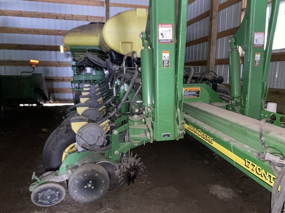 Image of John Deere 1770 equipment image 2
