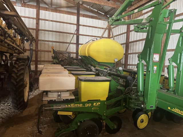 Image of John Deere 1770 equipment image 3