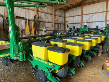 Main image John Deere 1770