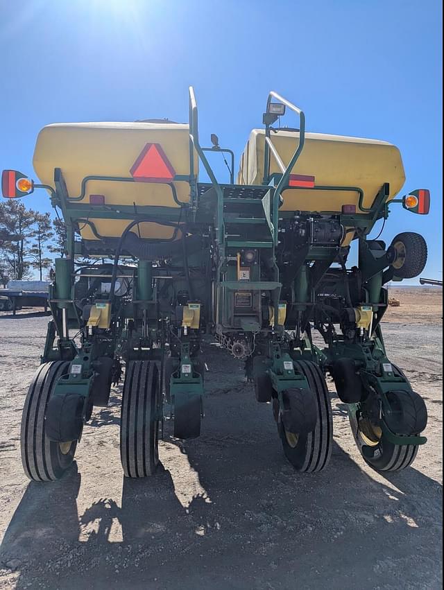 Image of John Deere 1770 equipment image 3