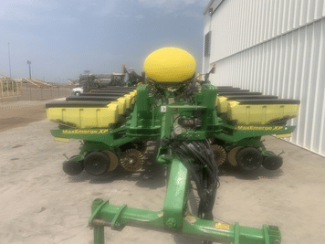 Main image John Deere 1770