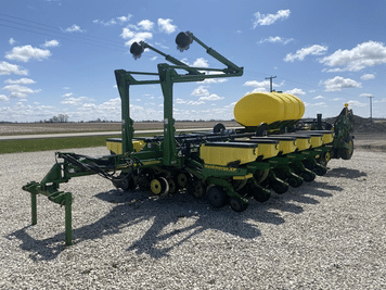 Main image John Deere 1770