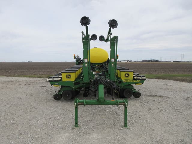 Image of John Deere 1770 equipment image 2