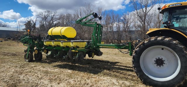 Image of John Deere 1770 equipment image 2