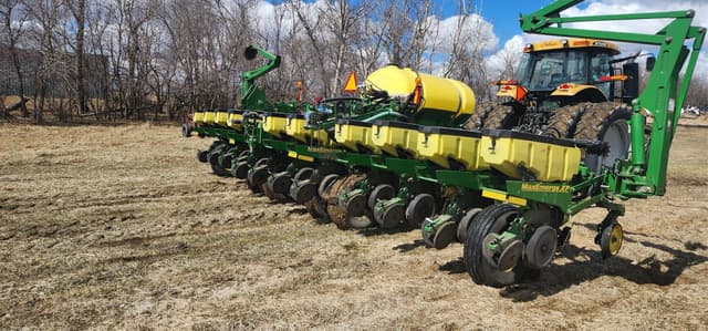 Image of John Deere 1770 equipment image 4