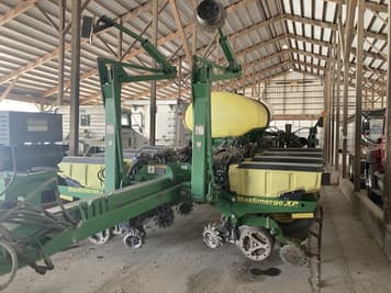 Main image John Deere 1770