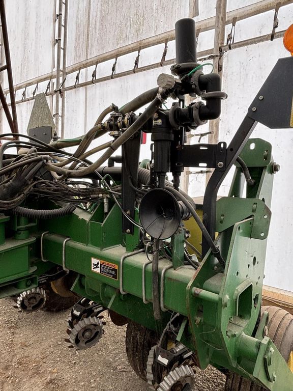 Main image John Deere 1770