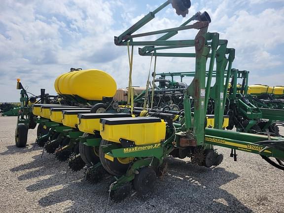 Image of John Deere 1770 equipment image 2