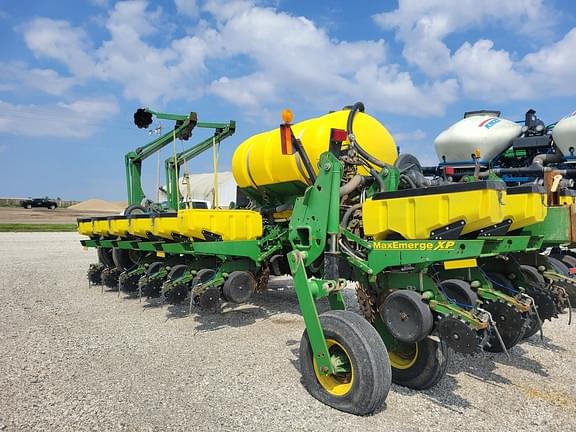 Image of John Deere 1770 equipment image 4