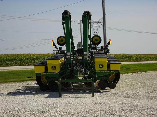 Image of John Deere 1770 equipment image 4