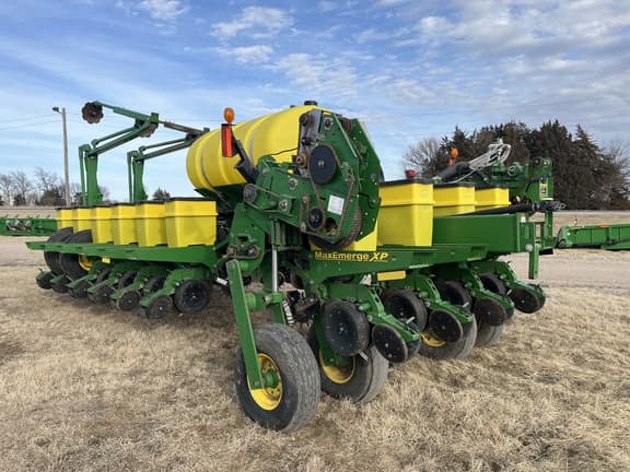 Image of John Deere 1770 equipment image 2