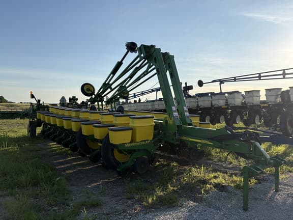 Image of John Deere 1770 Primary image