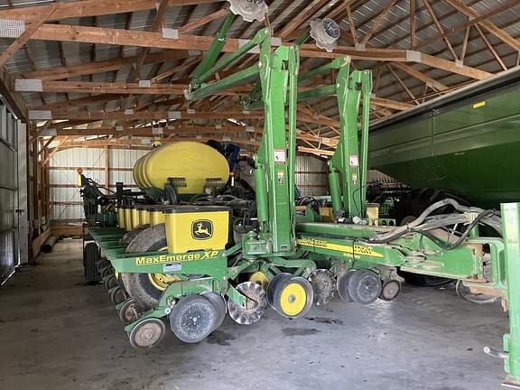 Image of John Deere 1770 Primary image