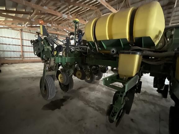 Image of John Deere 1770 equipment image 3