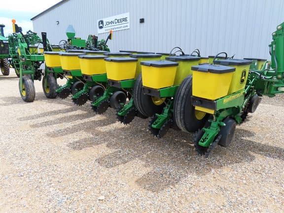 Image of John Deere 1770 equipment image 4