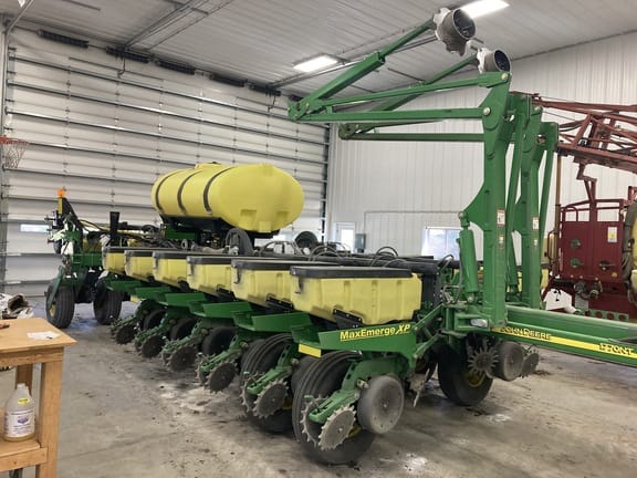 Main image John Deere 1770