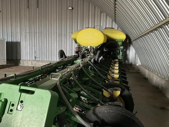 Image of John Deere 1770 equipment image 4