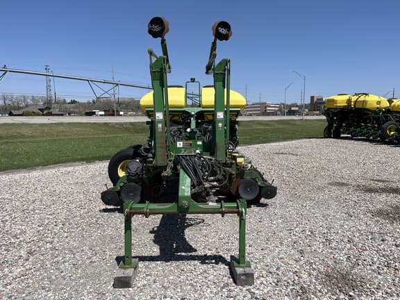 Image of John Deere 1770 equipment image 1
