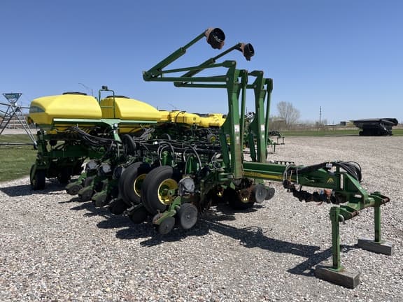 Image of John Deere 1770 equipment image 2