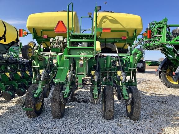 Image of John Deere 1770 equipment image 2