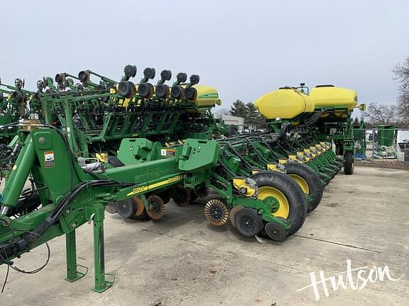 Image of John Deere 1770 equipment image 2