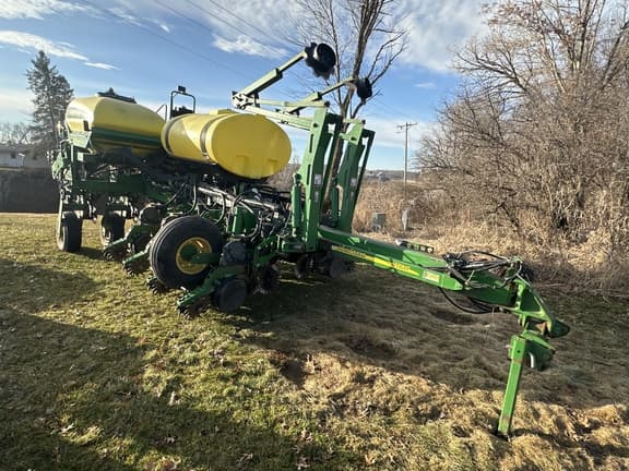 Image of John Deere 1770 equipment image 3