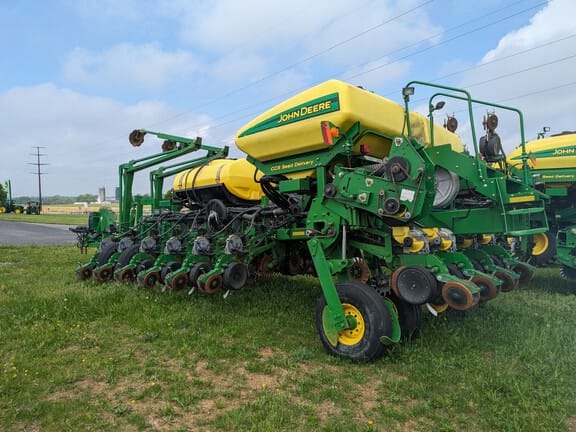 2008 John Deere 1770 Equipment Image0