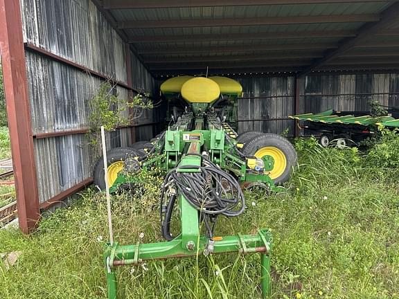 Image of John Deere 1770 equipment image 2