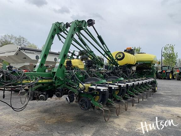 Image of John Deere 1770 equipment image 3