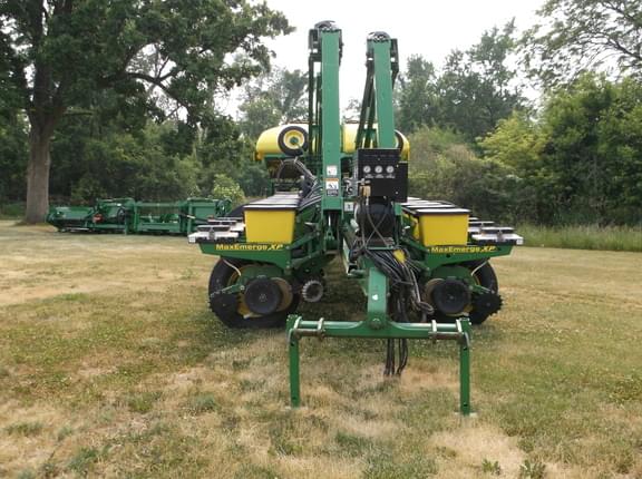 Image of John Deere 1770 equipment image 4