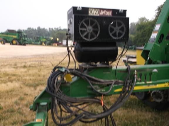 Image of John Deere 1770 equipment image 1