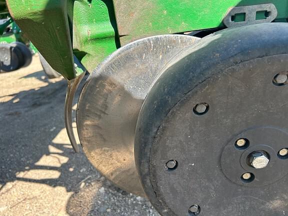 Image of John Deere 1770 equipment image 3