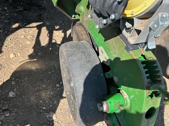 Image of John Deere 1770 equipment image 2