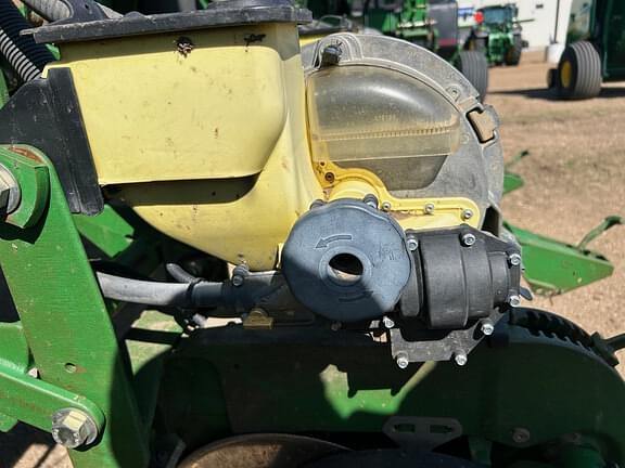 Image of John Deere 1770 equipment image 4