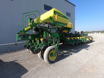 Main image John Deere 1770